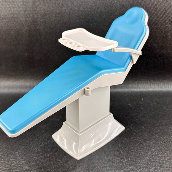 Vintage Mattel Barbie 1997 Blue Dentist Chair With Tray - Picture 2 of 5